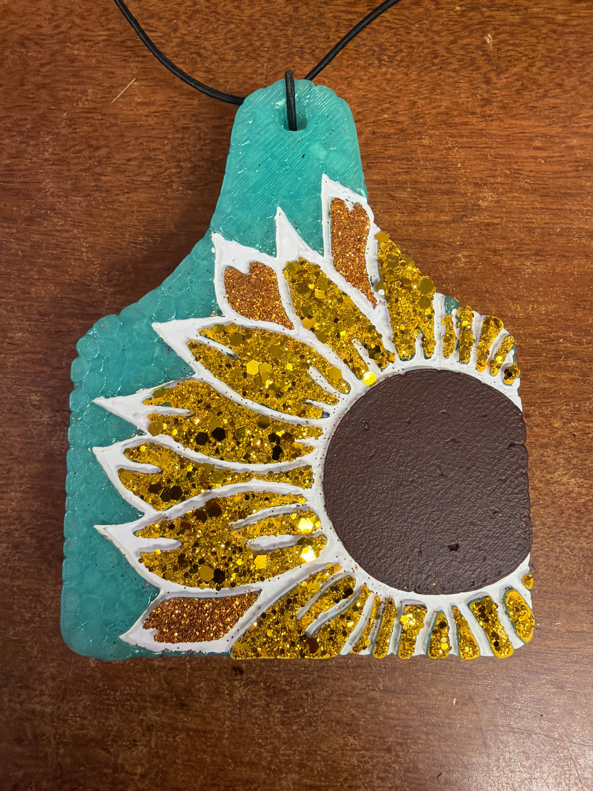 Freshie - Strawberry Leather - Sunflower Ear tag