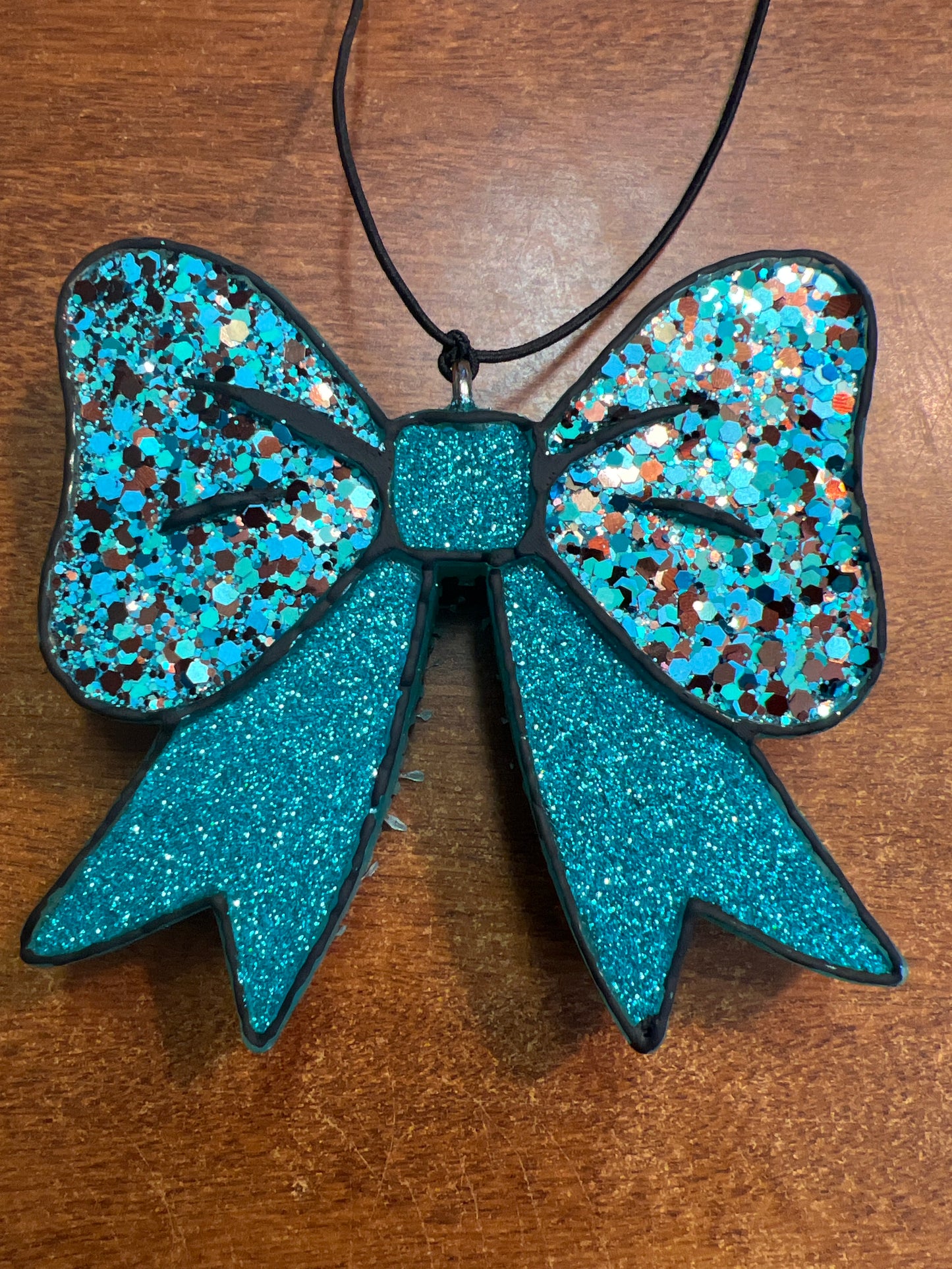 Freshie - Stud - Bow